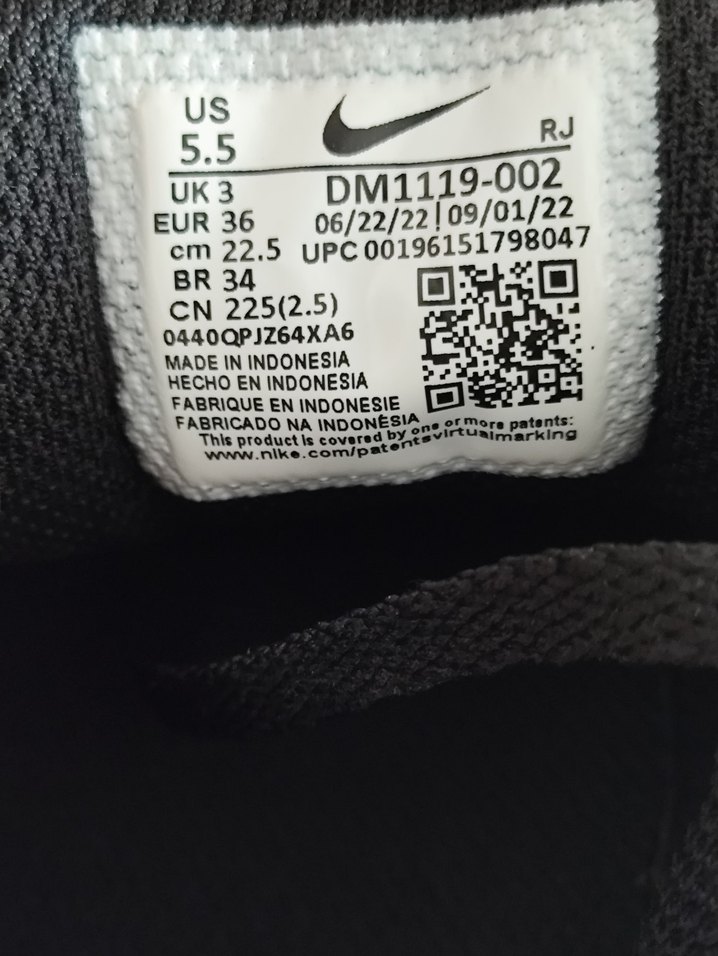 Pembe Detaylı Siyah Spor Ayakkabı - Görsel 4