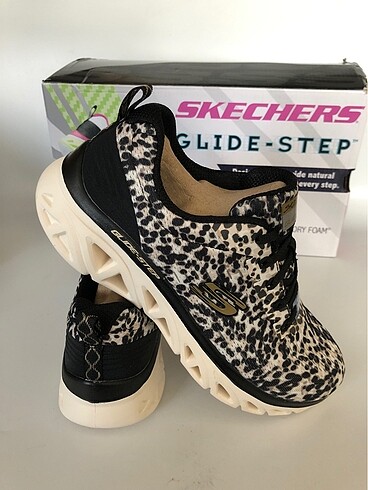 36,5 Beden Skechers