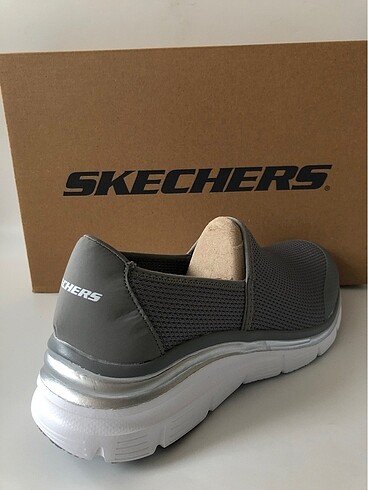 38,5 Beden Skechers 38.5 numara