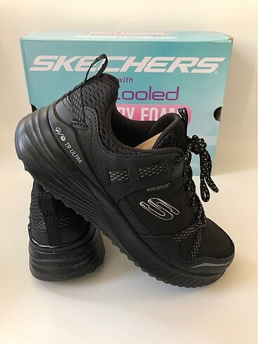 36,5 Beden siyah Renk Skechers 36.5 numara Water Repellent