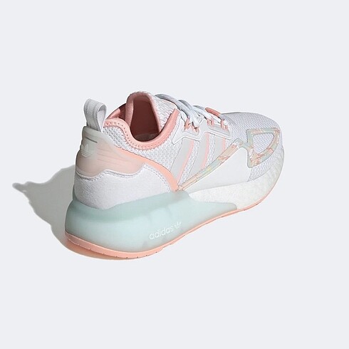39,5 Beden beyaz Renk Adidas 39.5 numara?
