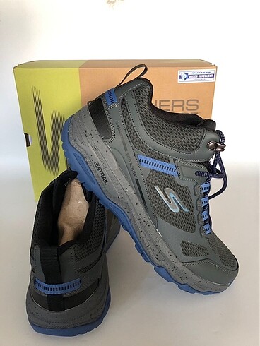 Skechers Water Repellent