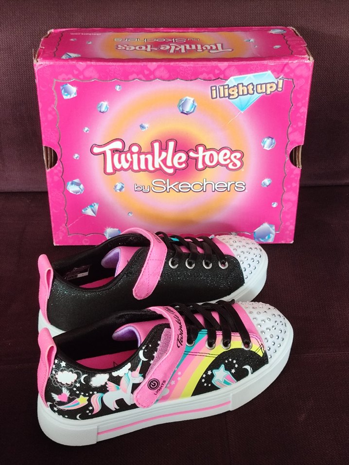 Skechers Kız Çocuk Parlak Pullu Işıklı Spor Ayakkabı - Görsel 2