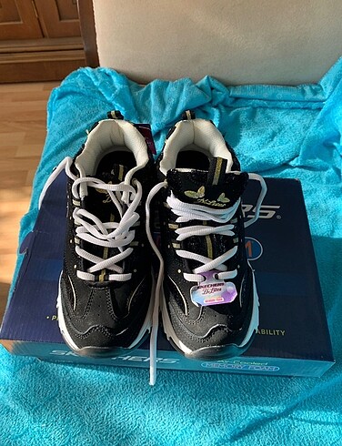 36 Beden siyah Renk Skechers spor ayakkabı