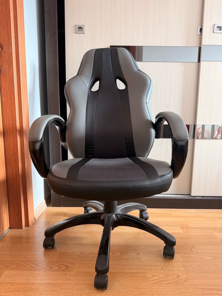 Oyuncu Yönetici koltuğu JYSK marka - Görsel 2