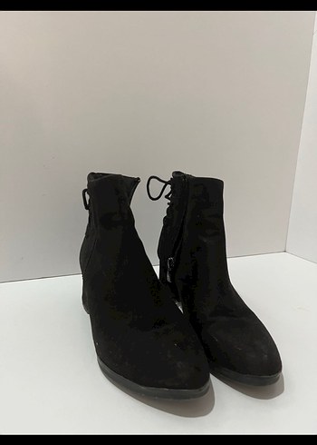 Zara Siyah Süet Tokalı Kadın Topuklu Bot