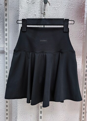 Oysho Model Spor Şortlu Etek Toparlayıcı Özellikli
