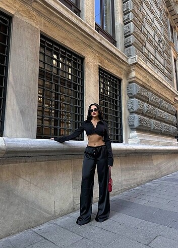 Zara Model Dökümlü Saten Pantolon 