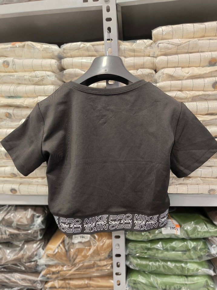 Nike Siyah Kısa Kollu Crop Top - Görsel 5