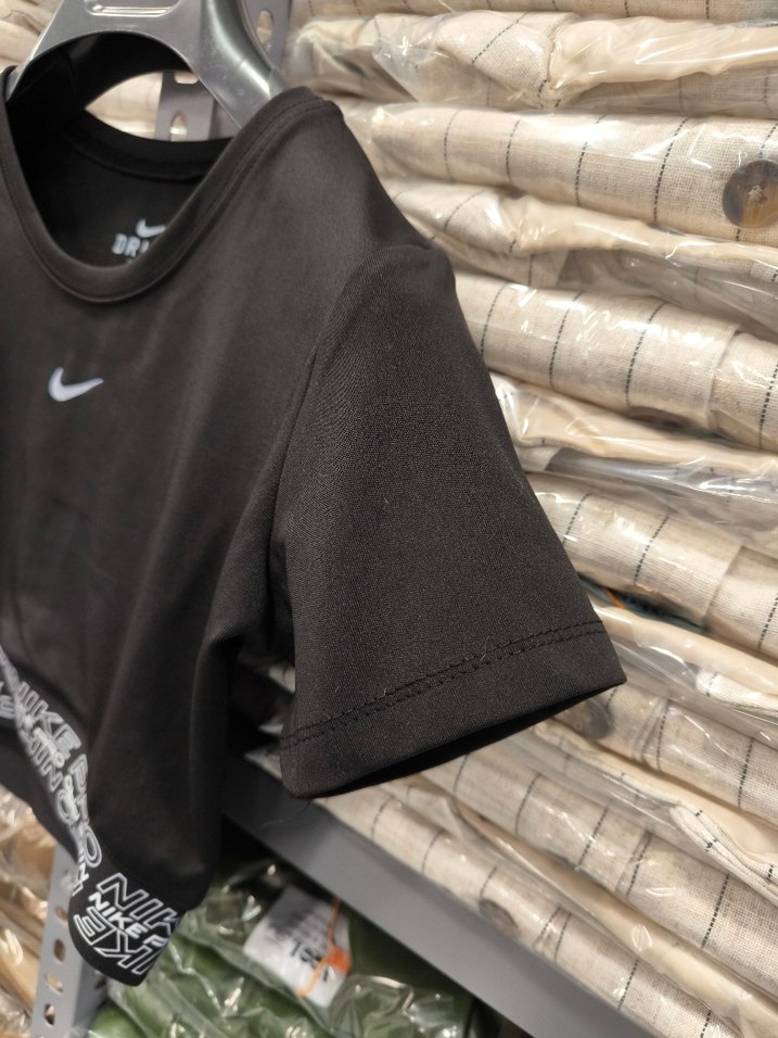 Nike Siyah Kısa Crop Top - Görsel 4