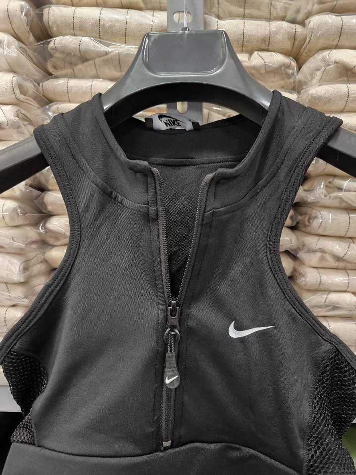 Nike Siyah Fermuarlı Kolsuz Spor Büstiyer - Görsel 3