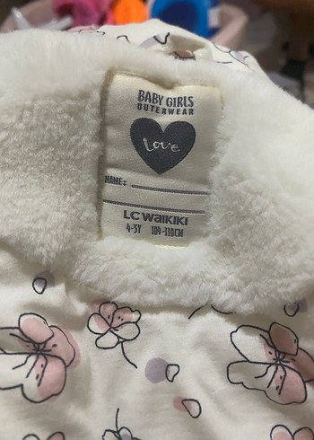 Lc waikiki 4-5 yaş Beyaz Kürklü Kız Yeleği V Yakalı - Görsel 2