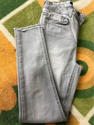 Gri jean