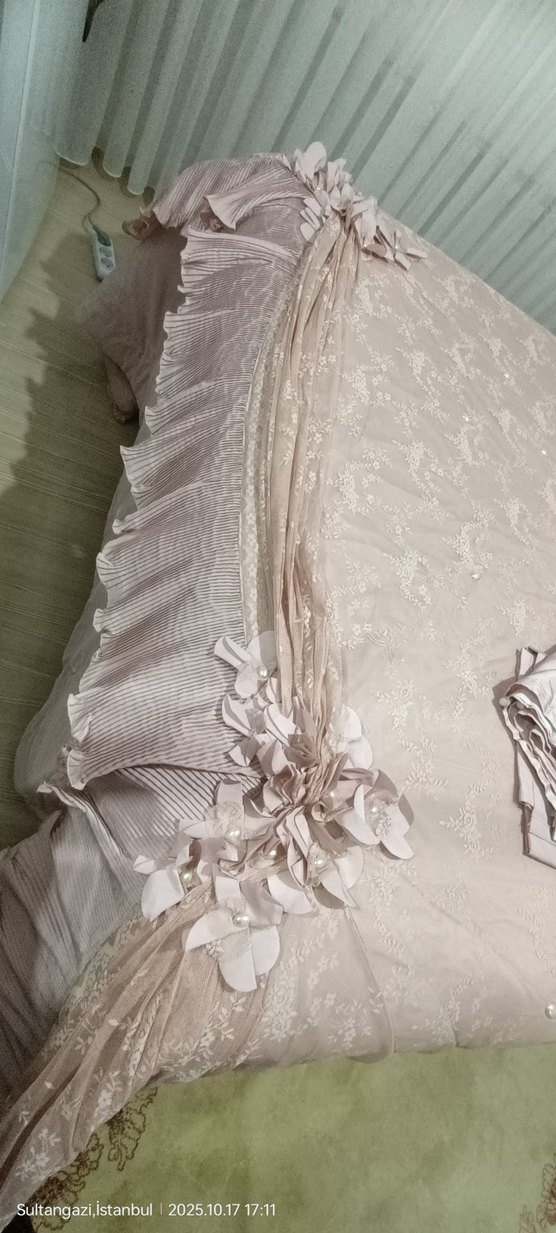 Nakışlı Pembe Yatak Örtüsü - Görsel 3