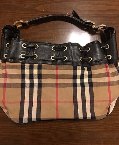 Beden burberry çanta