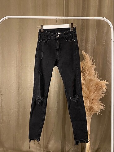 H&M Yırtık Siyah Kot