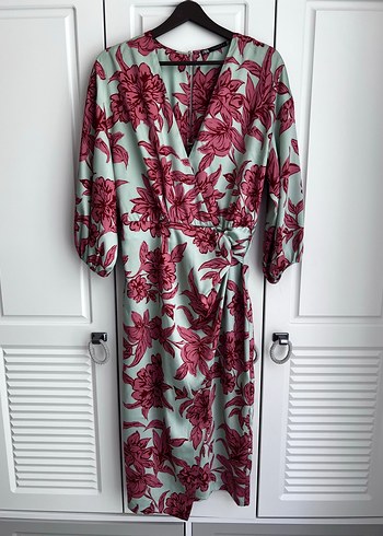 Zara Pembe Desenli Uzun V Yaka Elbise - Görsel 4