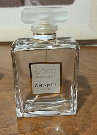 coco chanel parfüm şişesi