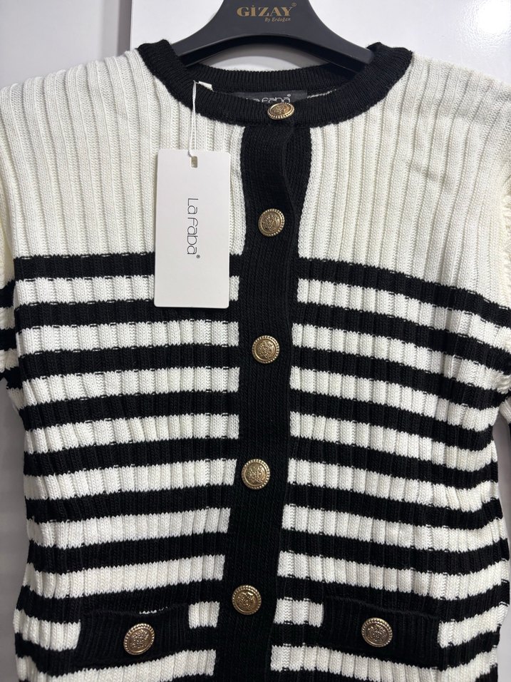 Siyah beyaz çizgili triko hırka esnektir - Görsel 2