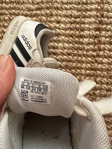 22 Beden Çocuk adidas spor ayakkabı