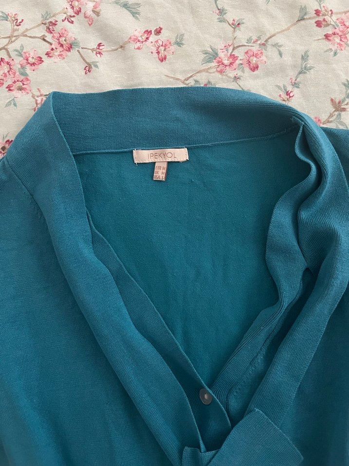 Turkuaz V Yaka Düğmeli Hırka - Görsel 2
