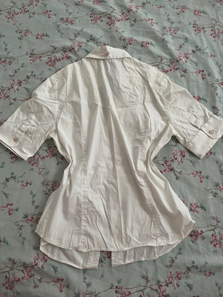 Düğmeli Beyaz Keten Kısa Kollu Gömlek - Görsel 3