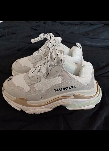 BALENCIAGA 