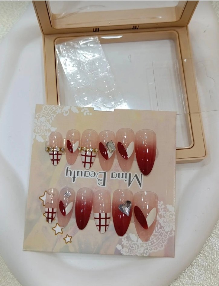 Bej ve Bordo Desenli Tırnak Süsü Seti - Görsel 2