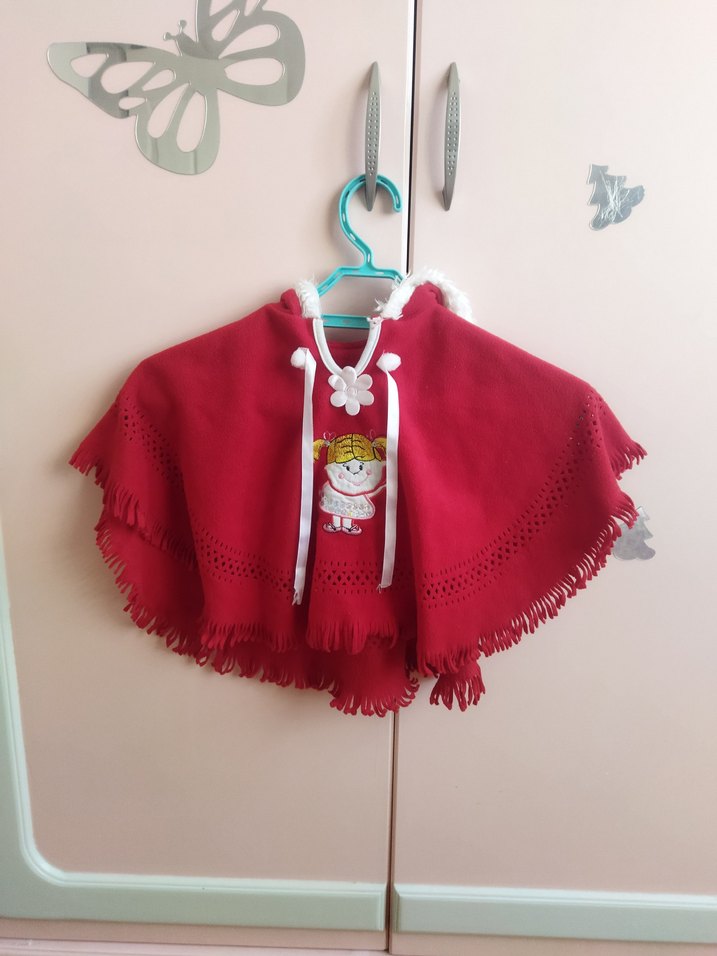 Kız Çocuk Kırmızı Nakışlı Panço - Görsel 2