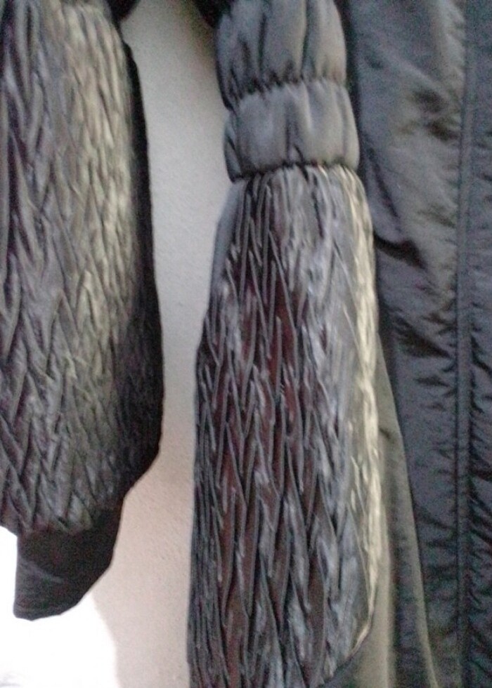 Abiye le giyilebilecek tarzda bı uzun mont - Görsel 2