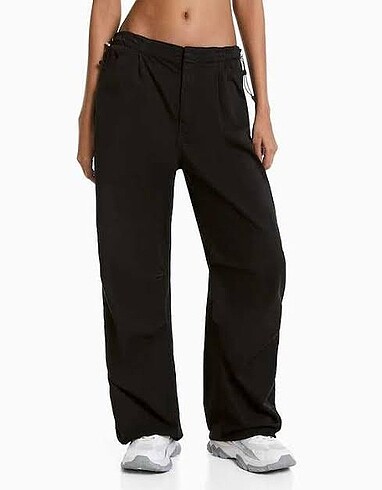 Bershka jogger paraşüt pantolon