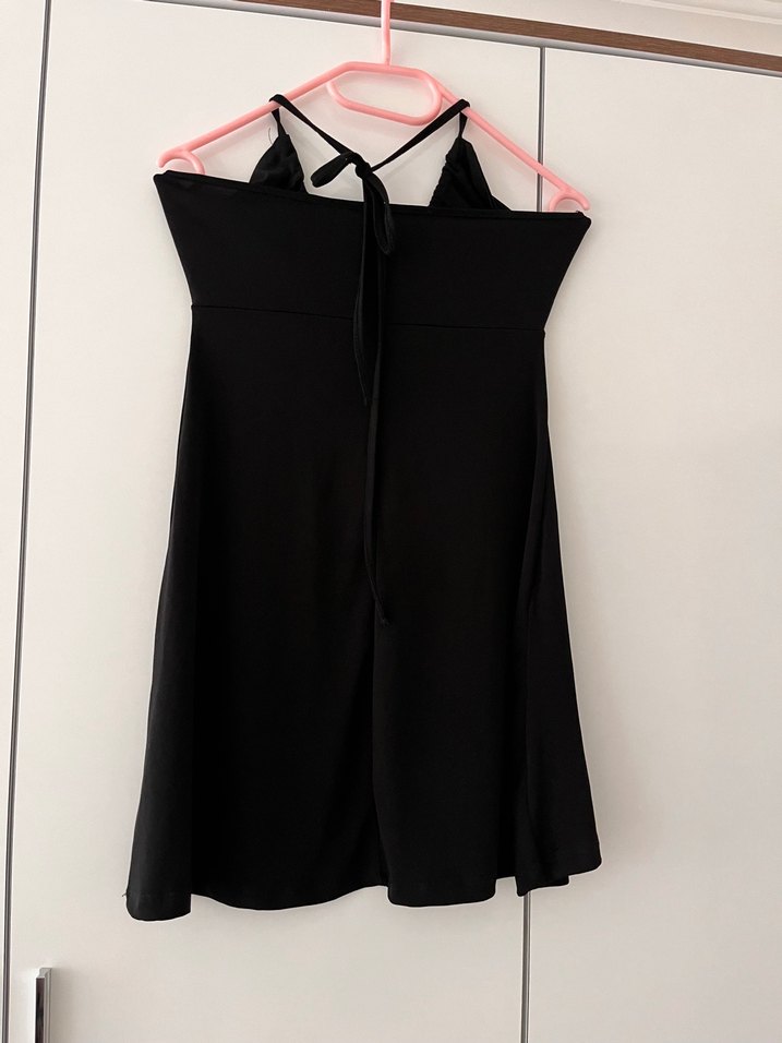 Siyah Mini V Yaka İnce Askılı Elbise - Görsel 4