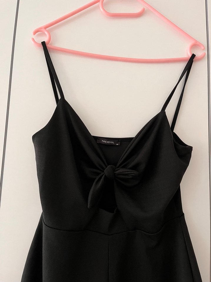 Siyah V Yaka Kısa Kadın Tulum - Görsel 4