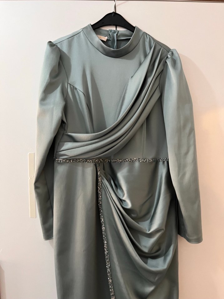 Gri Drapeli Uzun Kollu Kadın Tesettür Abiye Elbise - Görsel 2