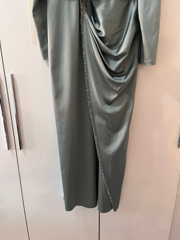 Gri Drapeli Uzun Kollu Kadın Tesettür Abiye Elbise - Görsel 4