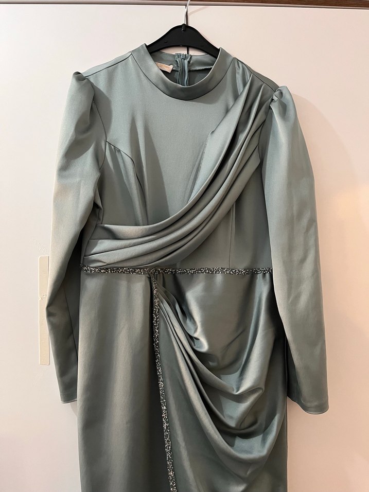 Gri Drapeli Uzun Kollu Kadın Tesettür Abiye Elbise - Görsel 3