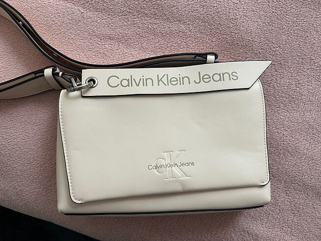 Calvin kol çantası