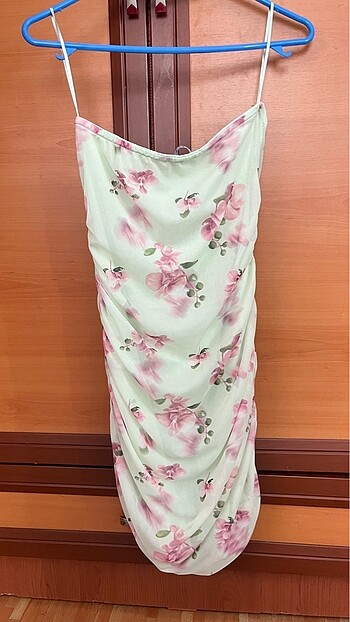 Çiçekli Elbise - Görsel 2