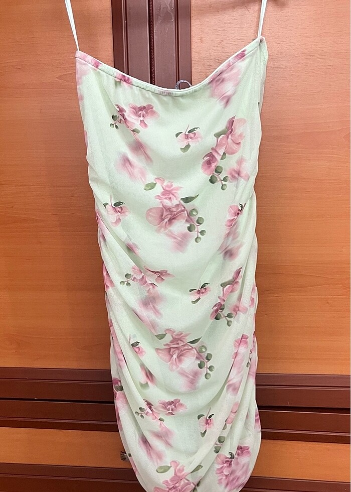 Çiçekli Elbise - Görsel 2