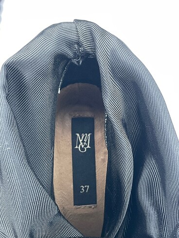 37 Beden siyah Renk Mango Platform %70 İndirimli.
