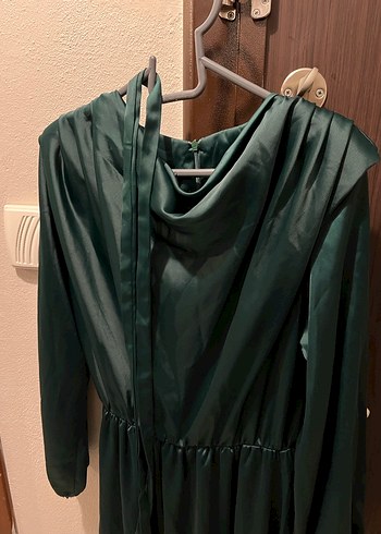 Tesettür elbise Uzun Drapeli Yeşil Kadın Elbise - Görsel 3