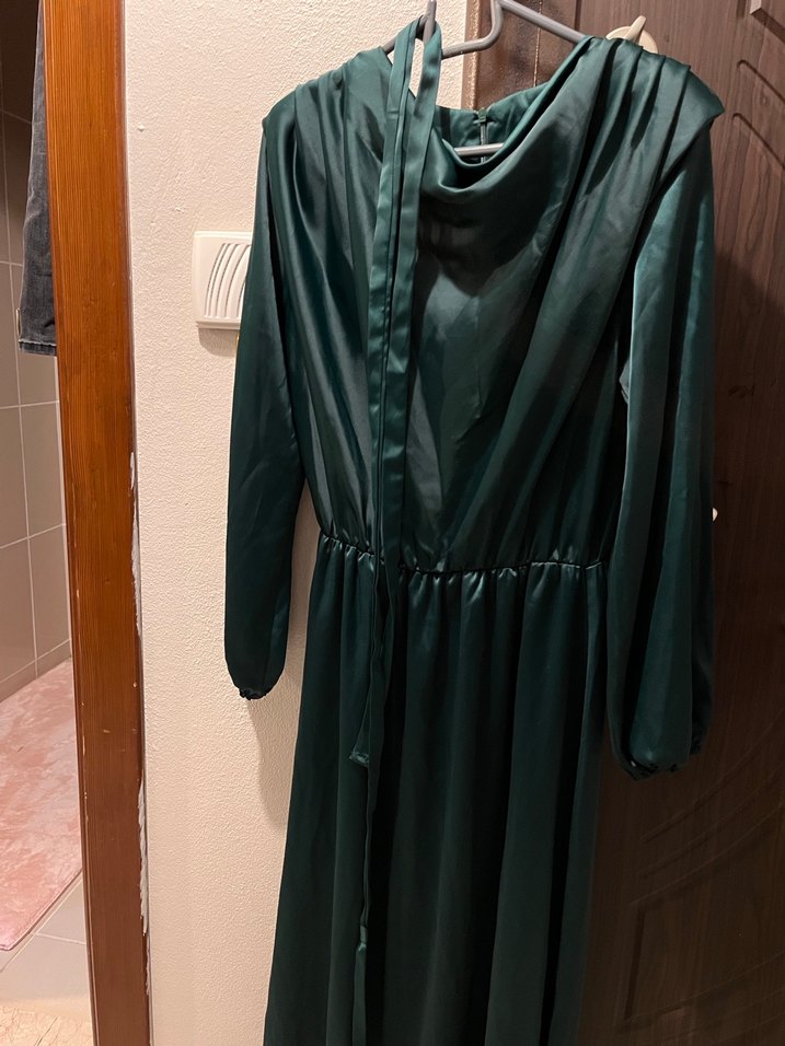 Tesettür elbise Uzun Drapeli Yeşil Kadın Elbise - Görsel 2