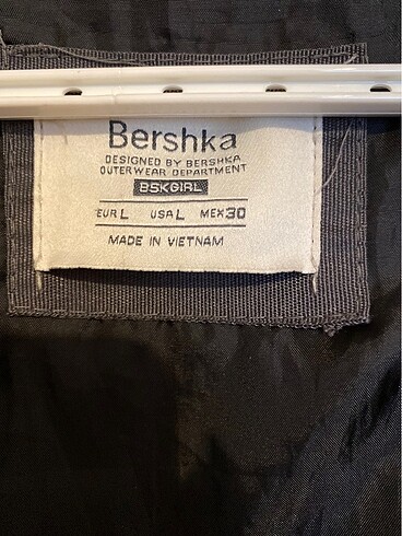 m Beden Bershka siyah sisme mont
