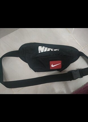 Nike yandan çanta