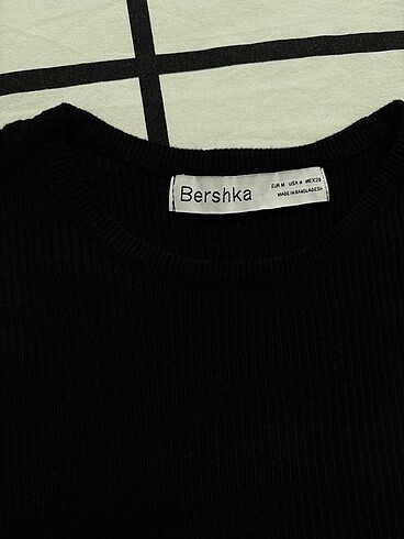 m Beden Bershka üst