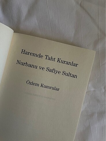  Özlem Kumrular Haremde Taht Kuranlar