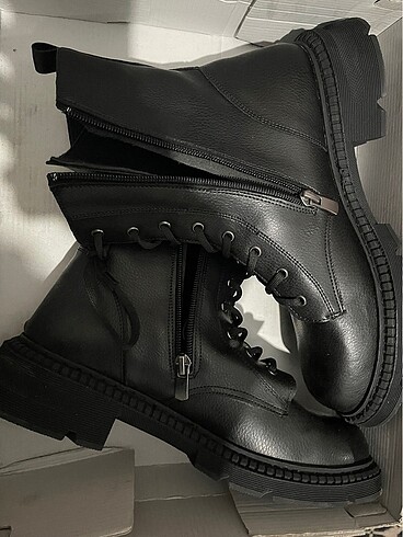 Bot/ Bootie