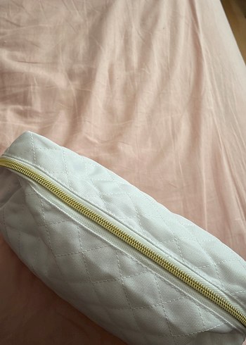 Victoria s Secret Beyaz Kadın Makyaj Çantası Fermuarlı