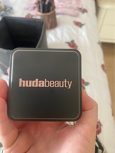 Huda Beauty Huda pudra