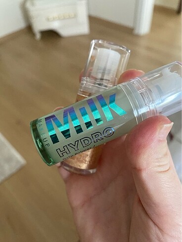  Milk Makeup Milk hydra primer